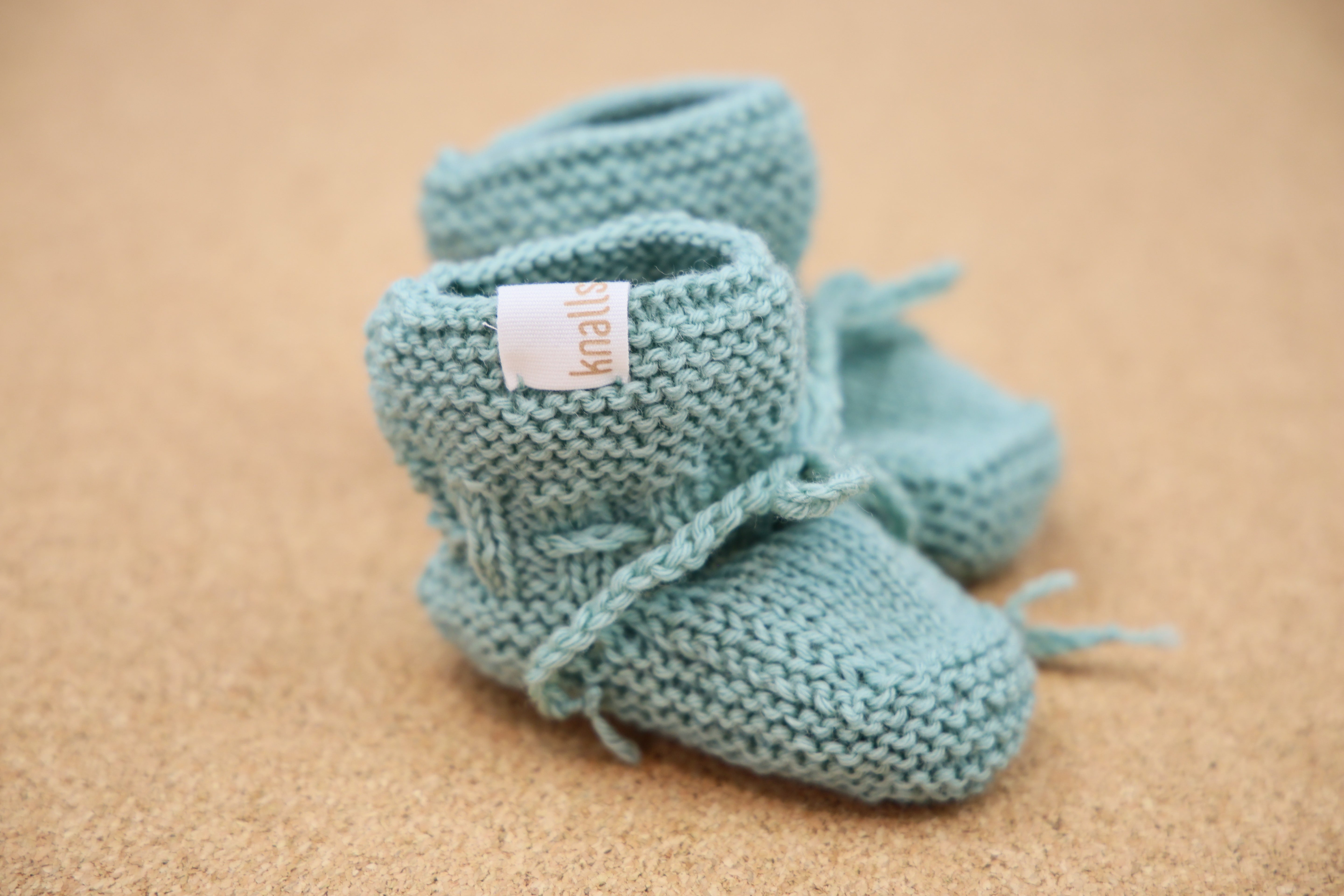 Handgestrickte Schühchen - Aktion: Stricken für den guten Zweck