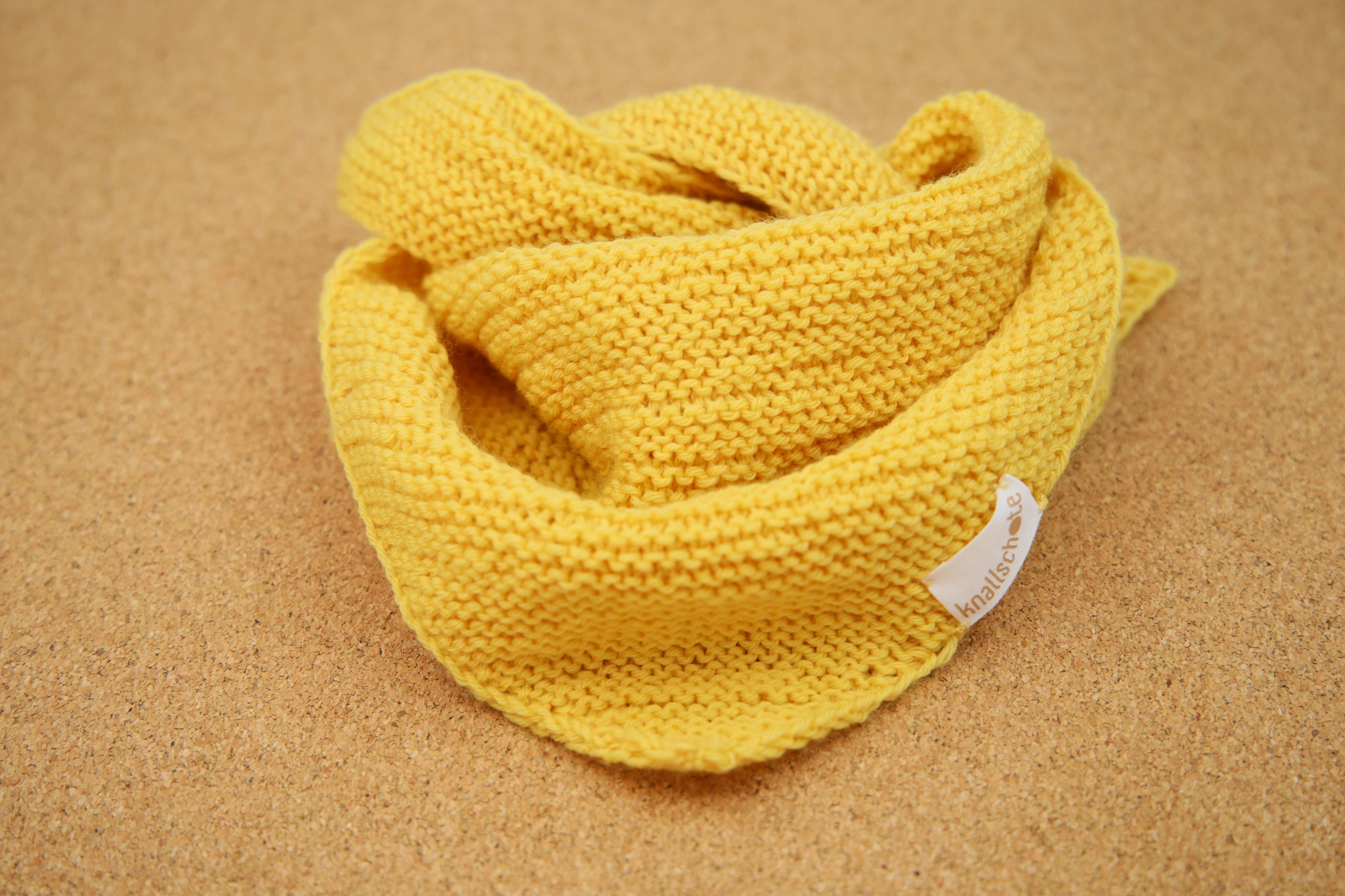 Handgestricktes Dreieckstuch - Aktion: Stricken für den guten Zweck