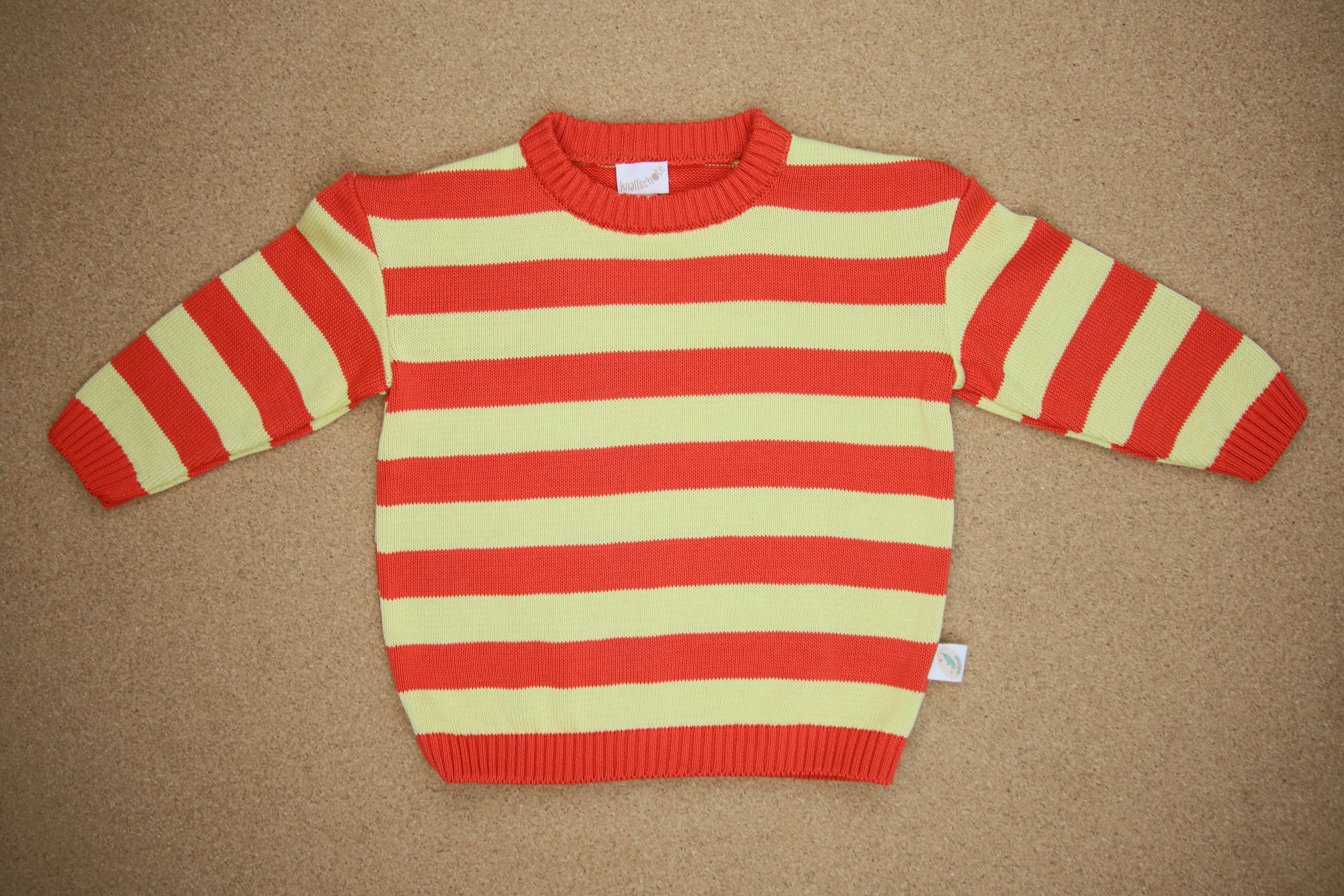 gestreifter Strick-Pullover